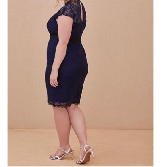 Torrid navy with black trim lace sweetheart keyhole back shift dress 20 - Picture 3 of 11